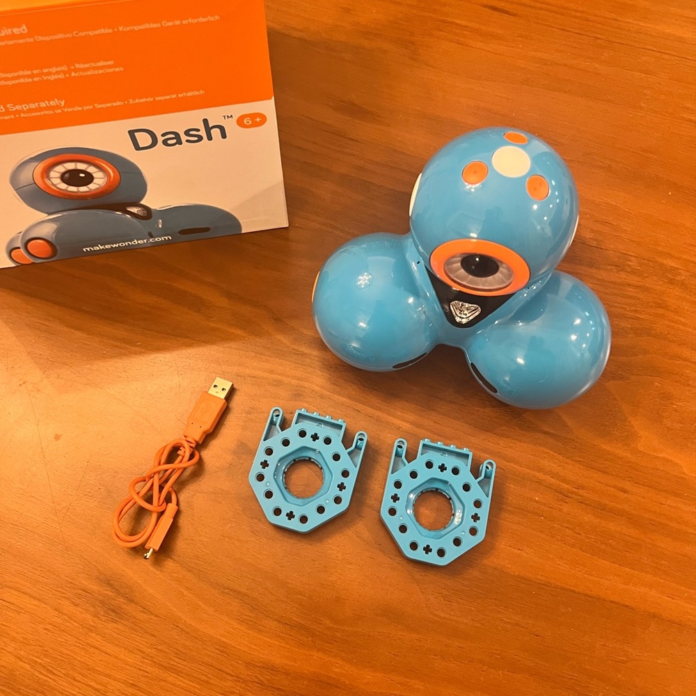 Wonder Workshop DA01 Dash Robot - Blue